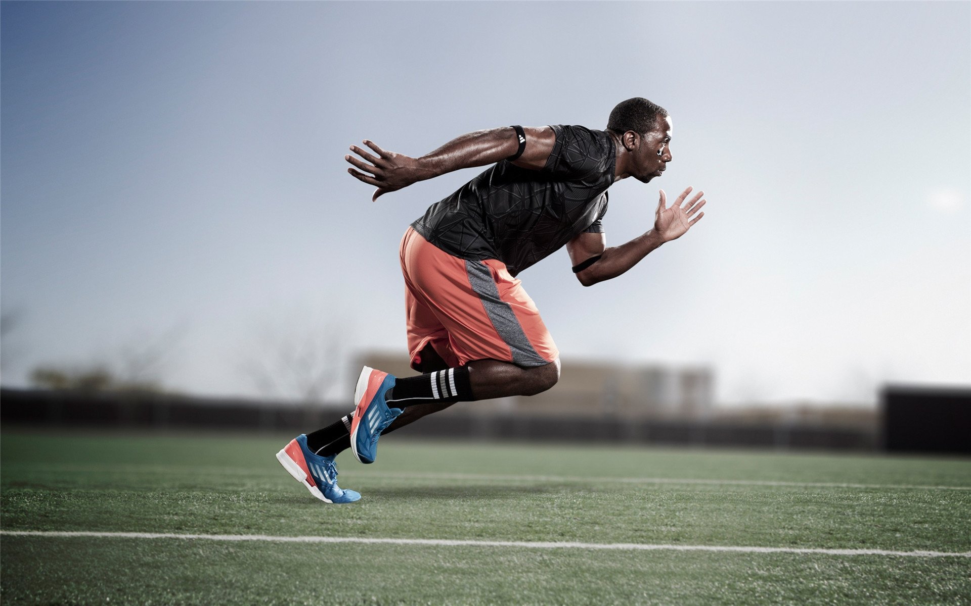 普劳德带动英国短距离蝶泳复兴,普劳德游泳