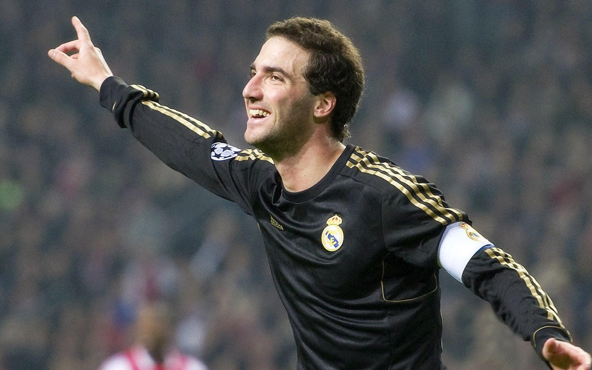 美国队接力配合默契表现完美，美国队接力赛